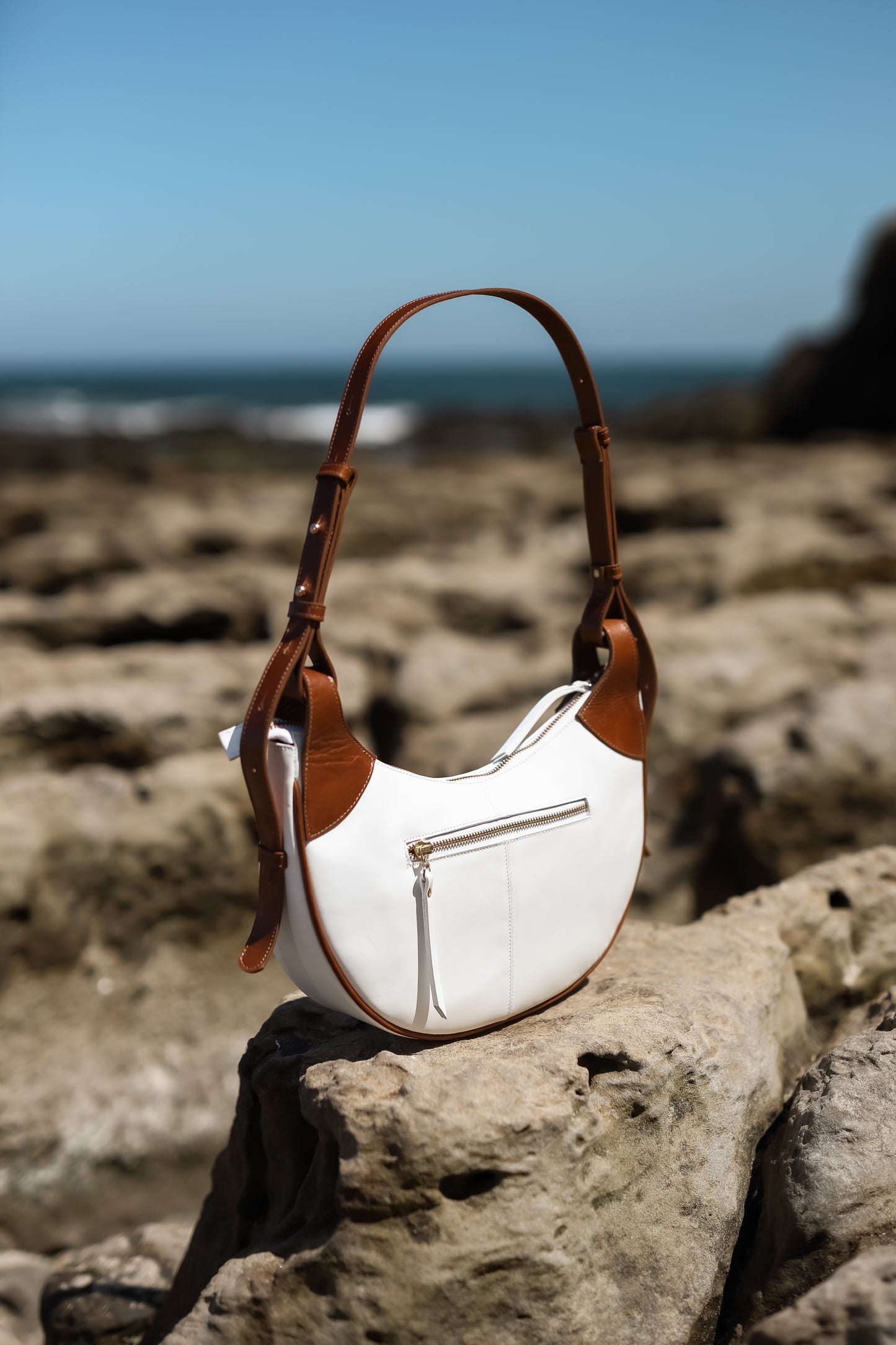 SUPETAR BLANCA CON CAFÉ